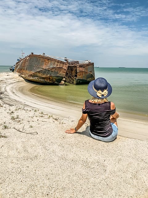 малакка пляж заброшенный корабль